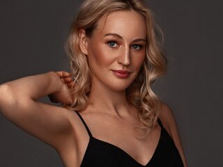 AbeyAmaze's Live Nude Chat