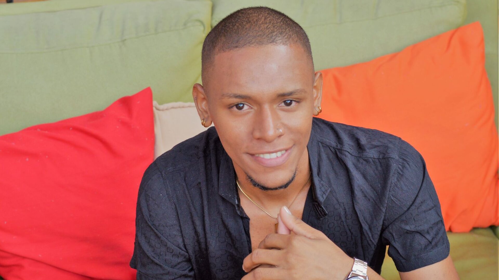 AlexandroGuzman's Live Nude Chat