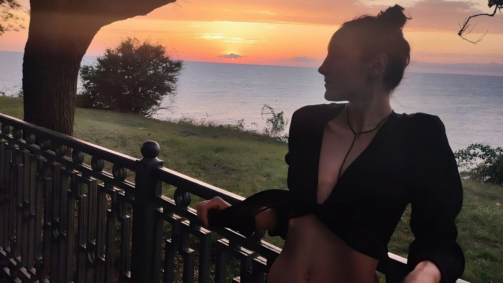 AllisonReech's Live Nude Chat