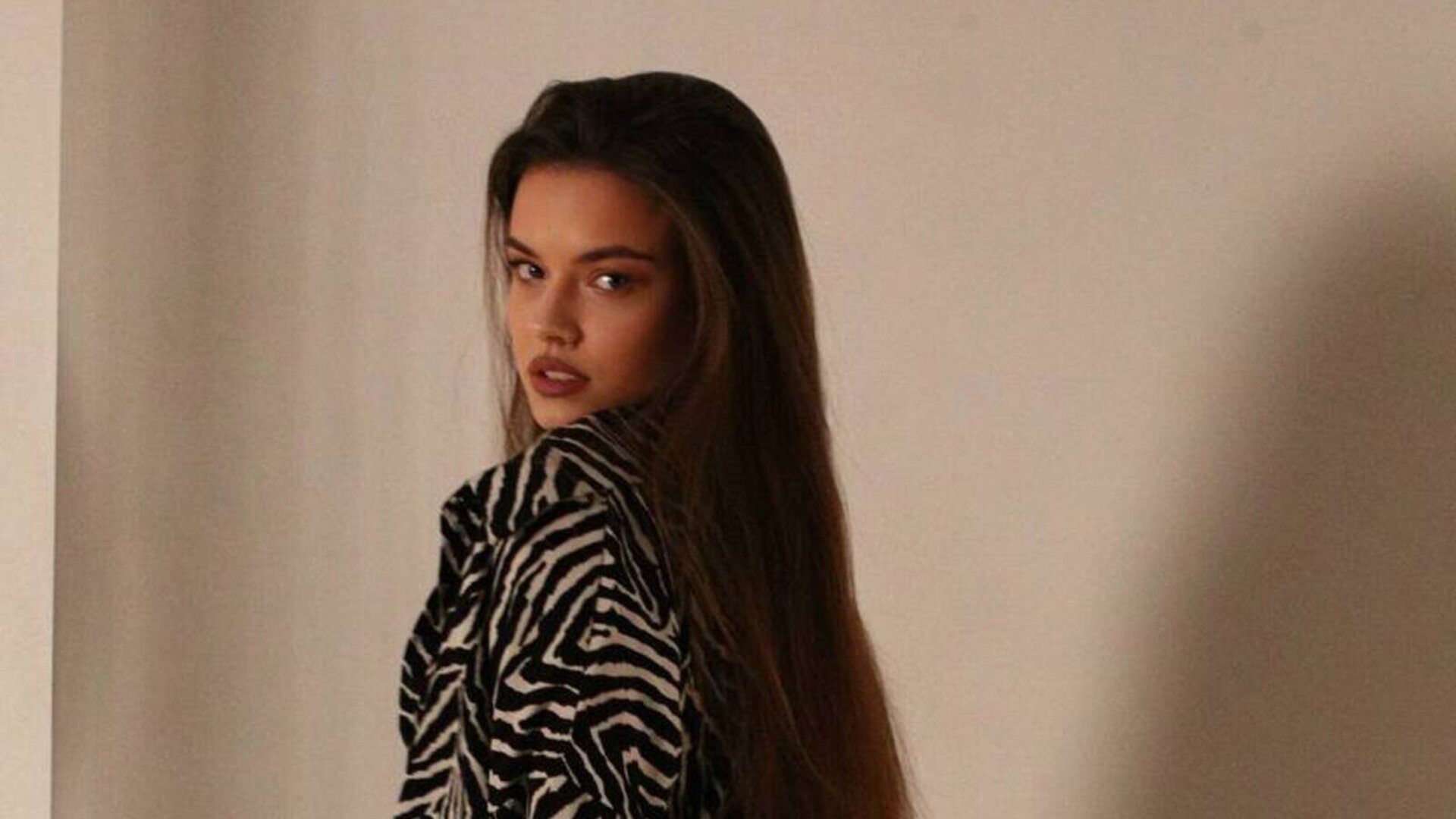 AmeliLorans's Live Nude Chat