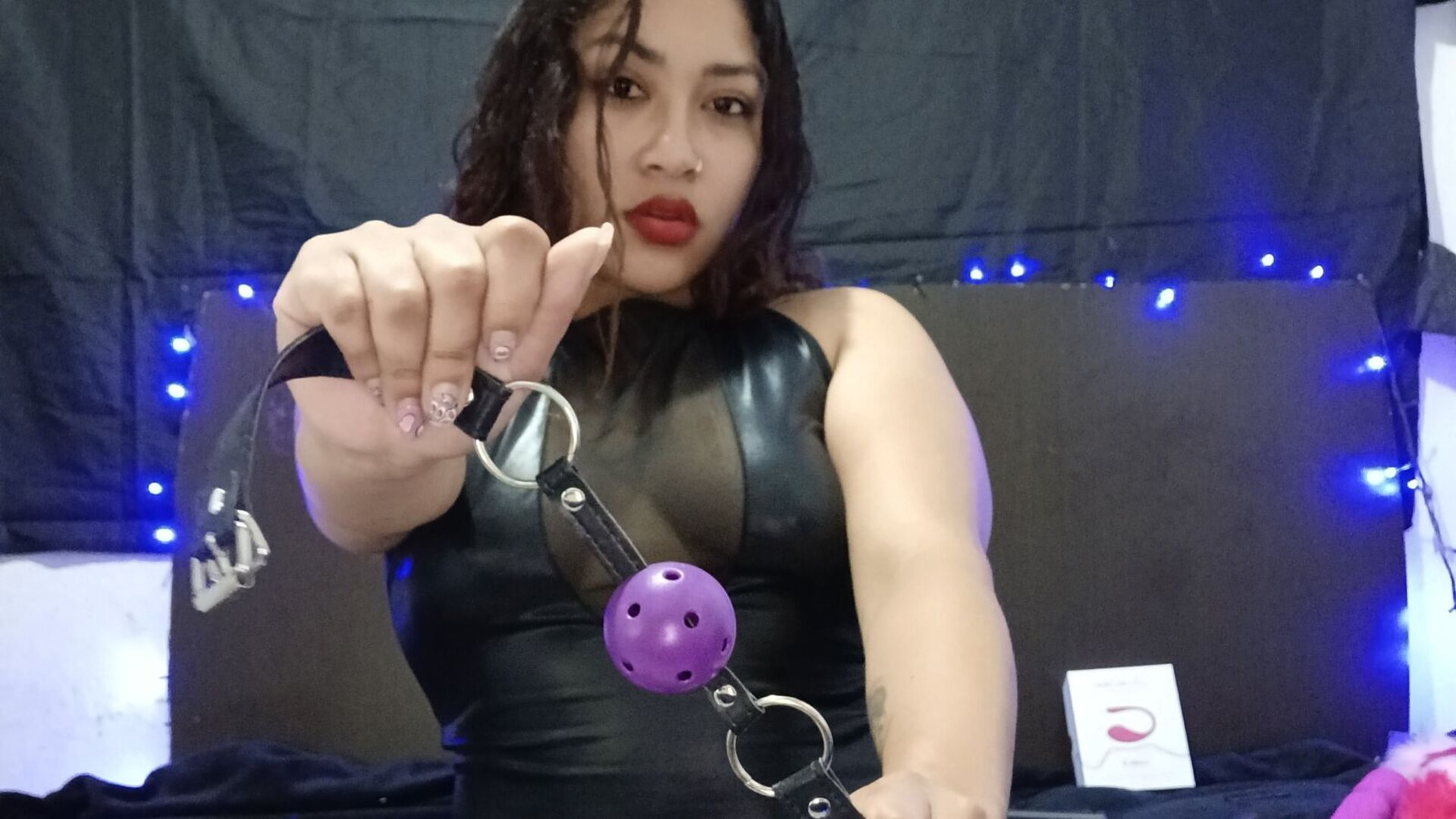 AmelyKent's Live Nude Chat