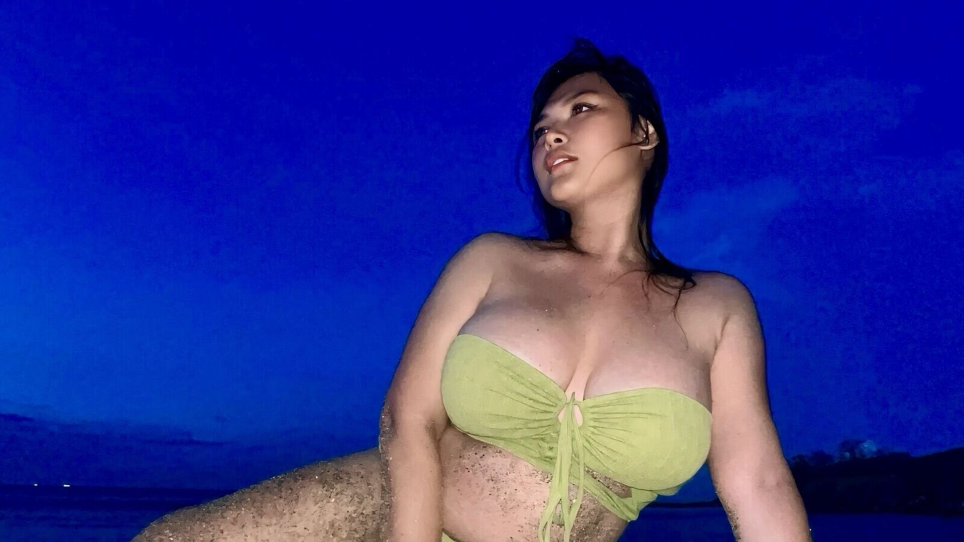 AngelSoiya's Live Nude Chat