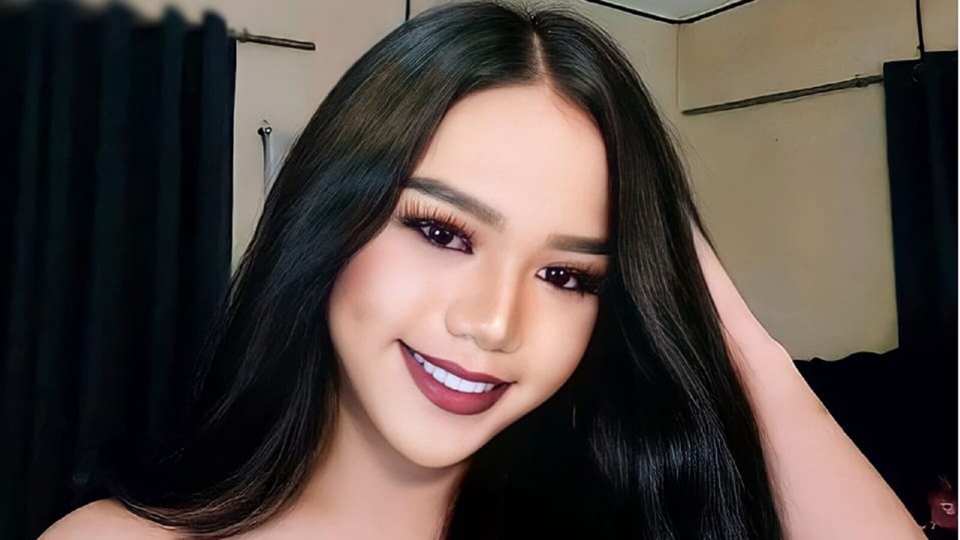 AnitaAshford's Live Nude Chat