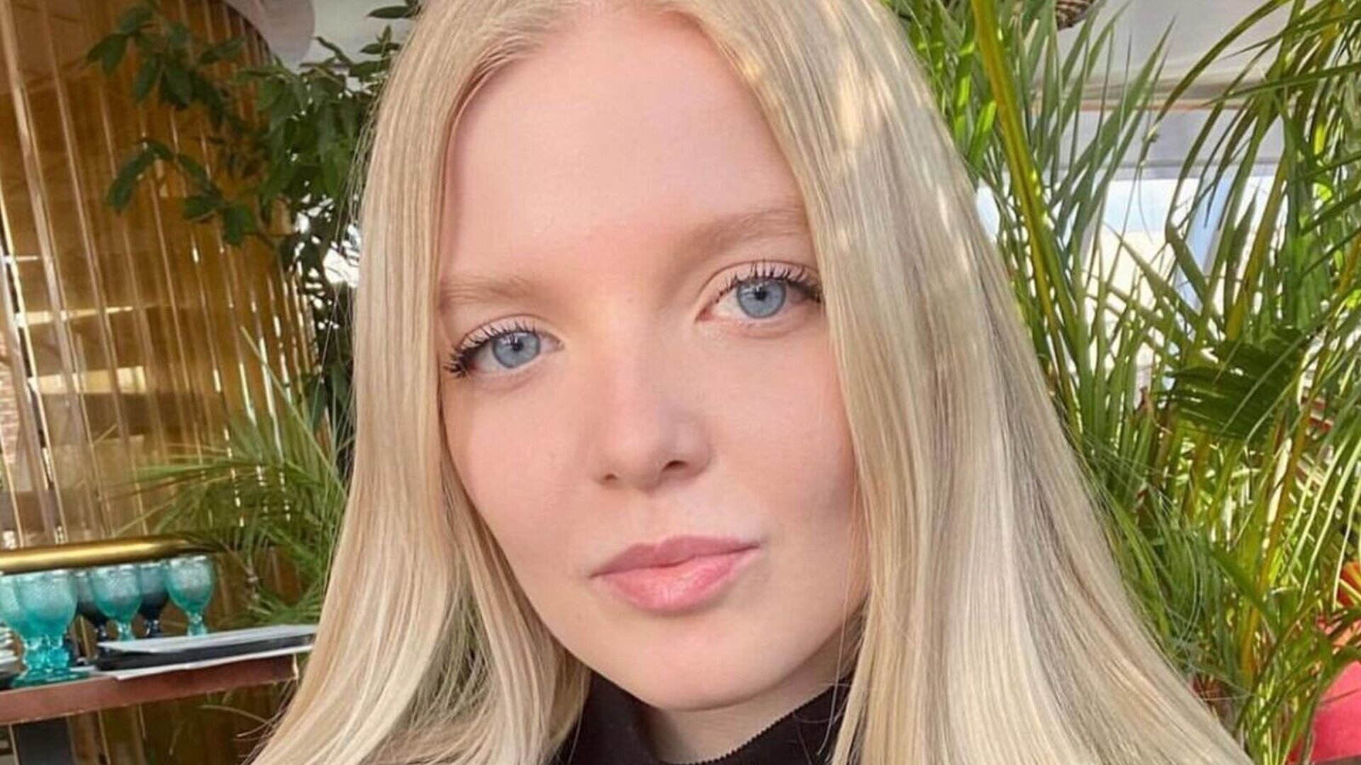 AnnieMavrodi's Live Nude Chat