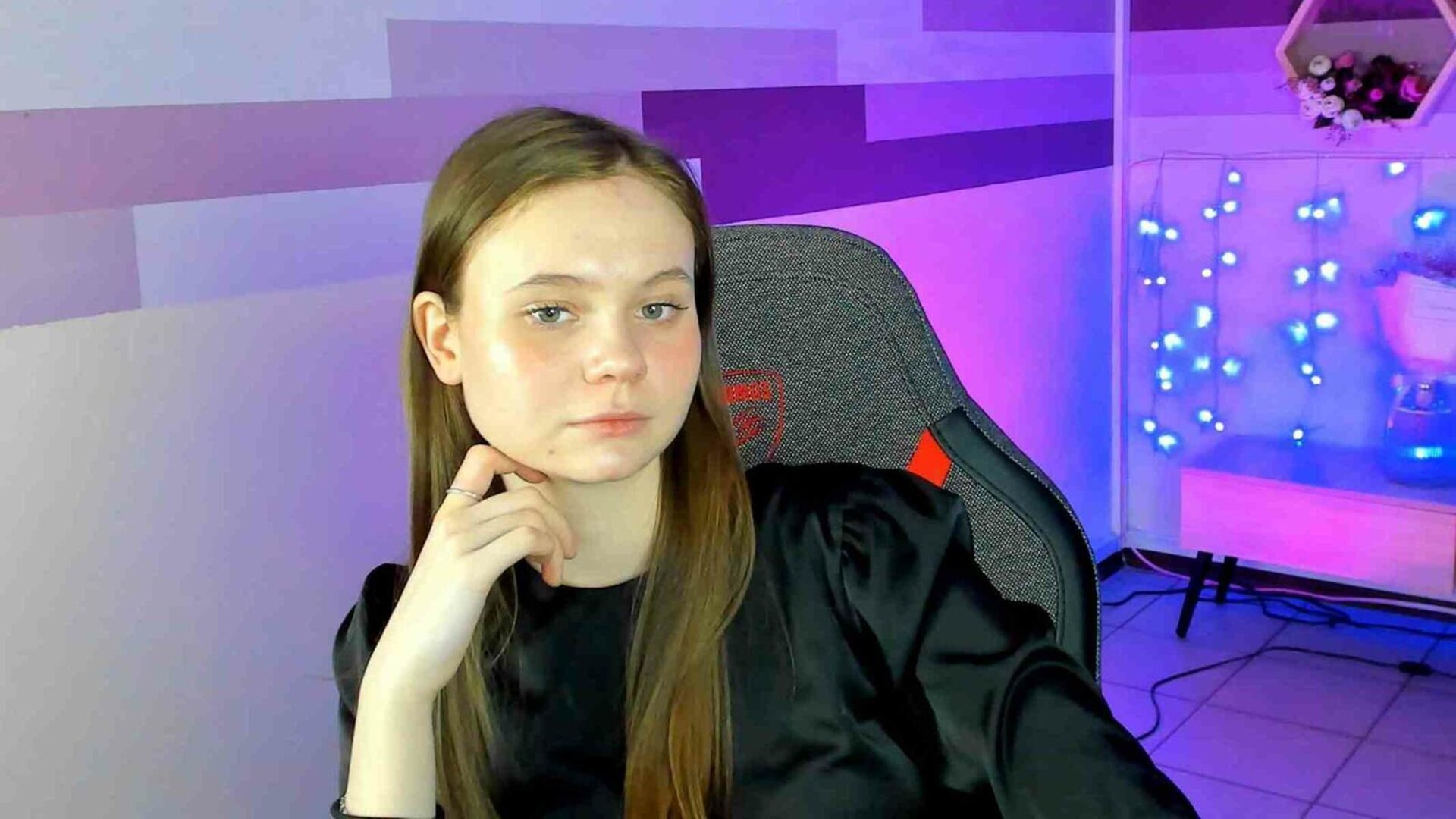 AvaKittu's Live Nude Chat