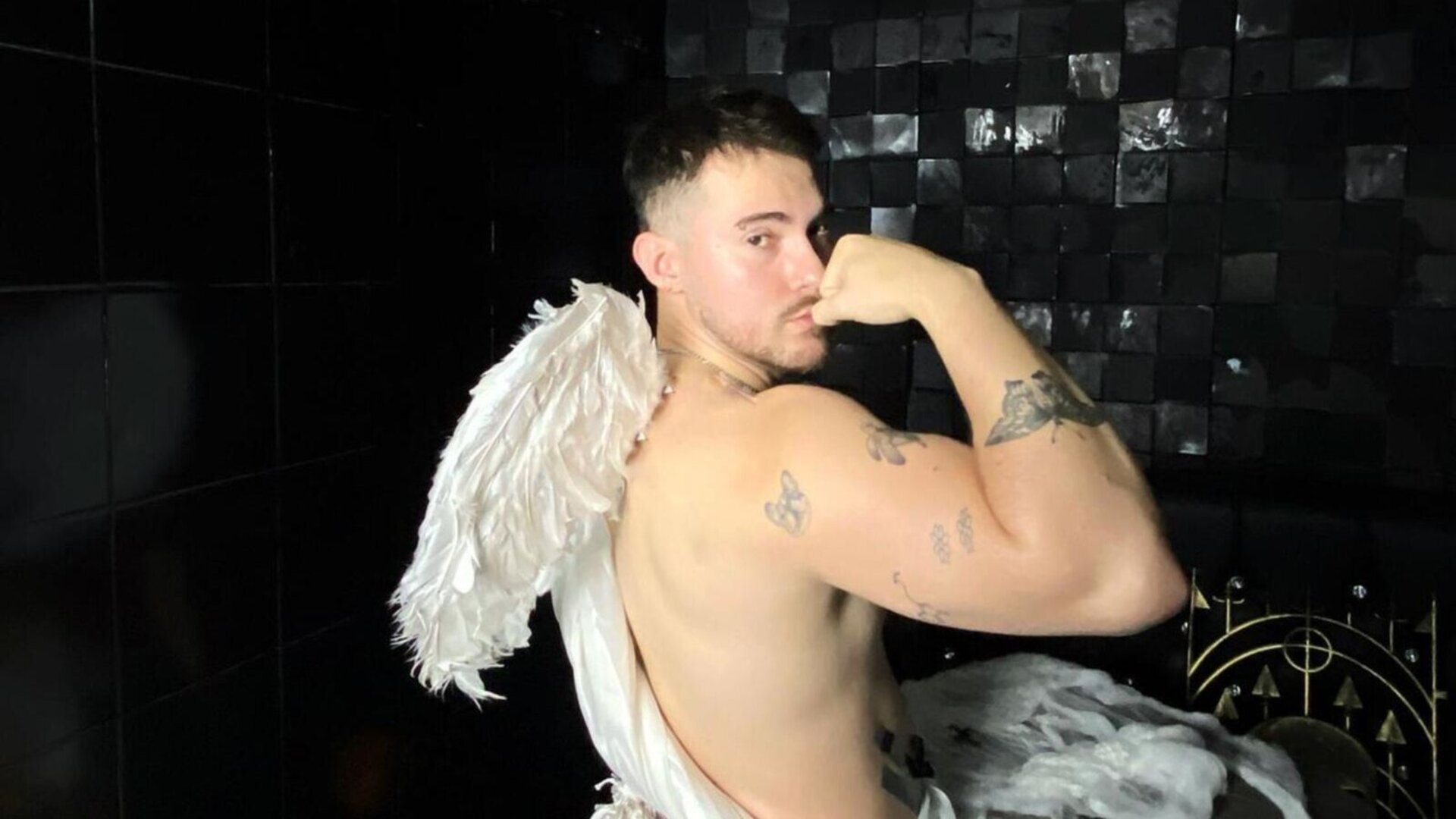 BrunoWalker's Live Nude Chat