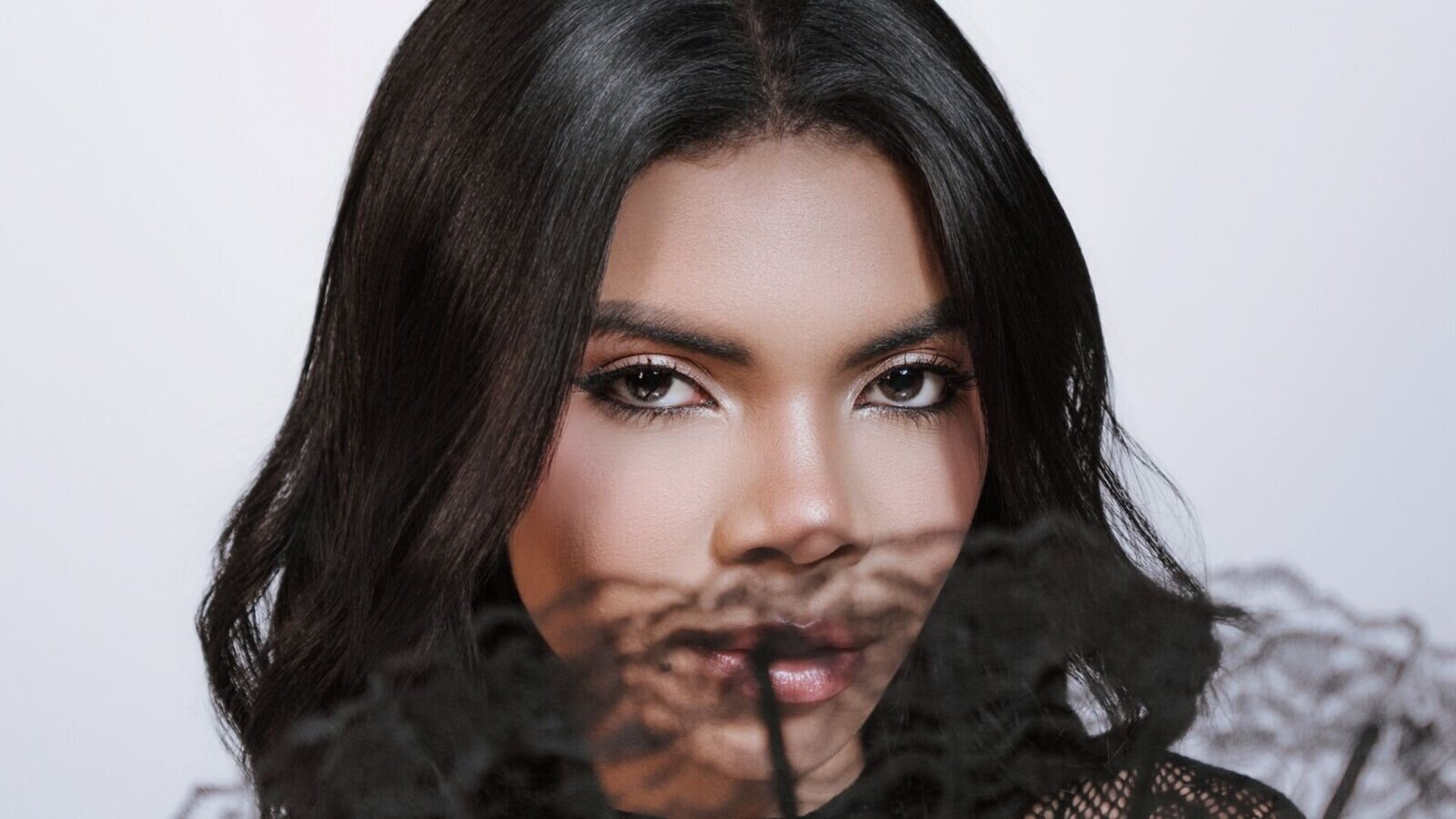 CelineMoretti's Live Nude Chat