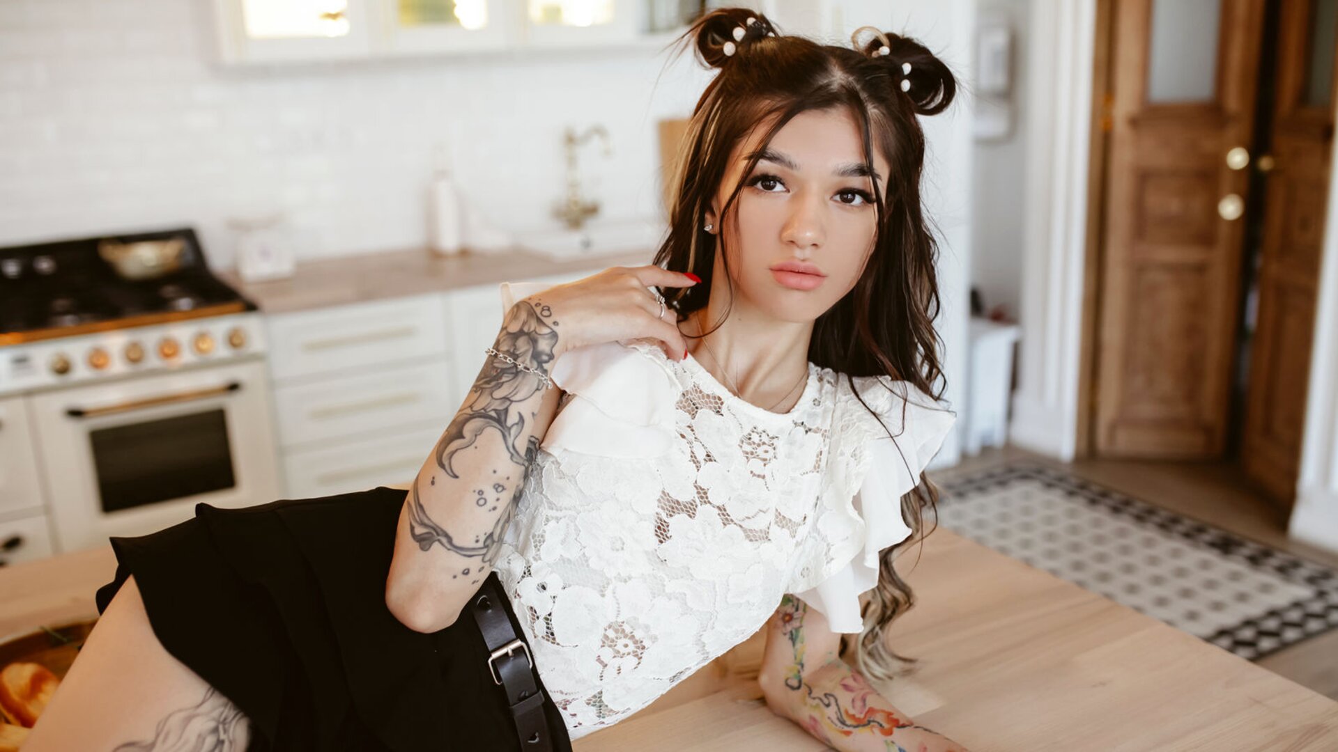ChloeExciting's Live Nude Chat