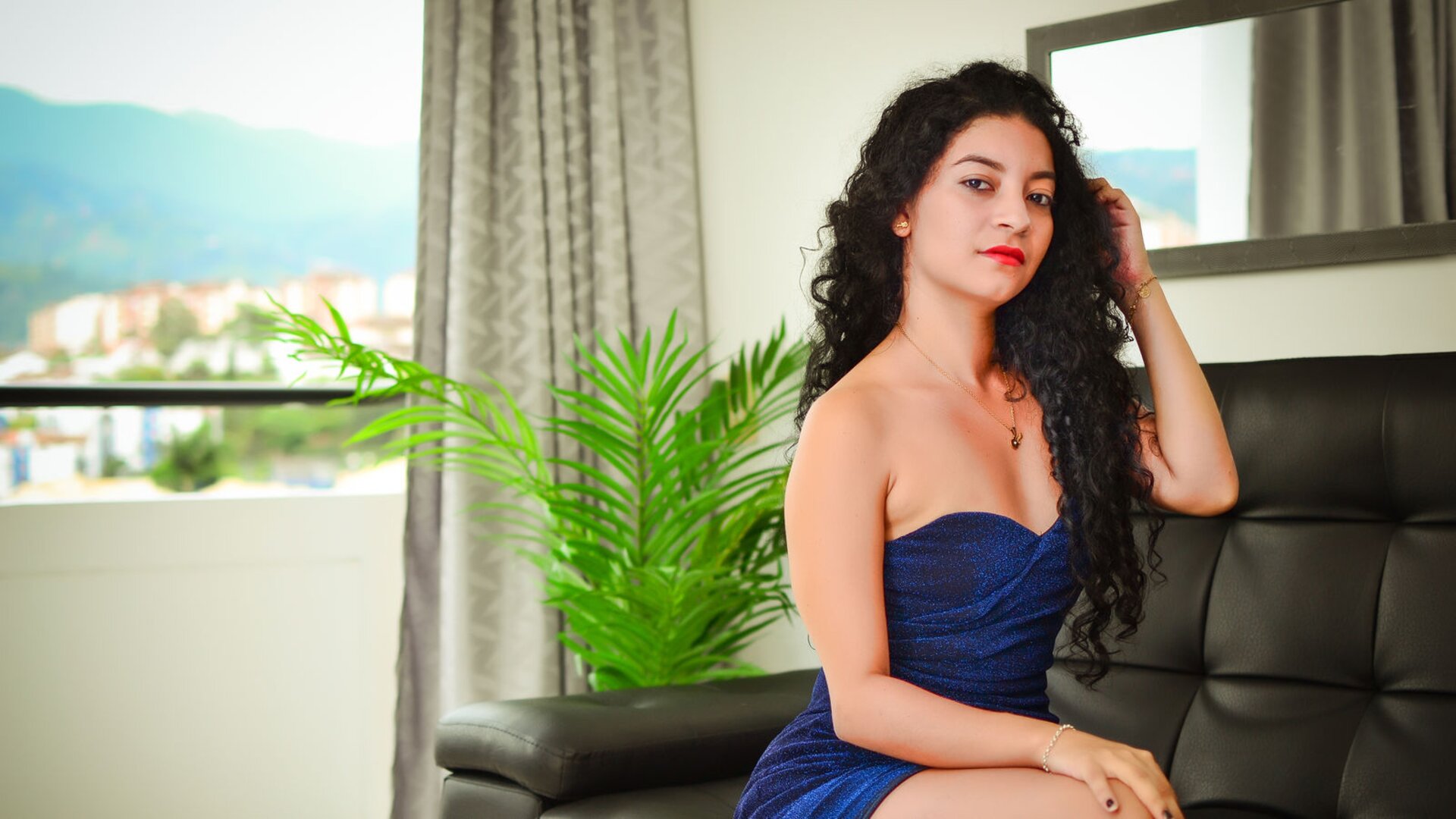 ClariceCurly's Live Nude Chat