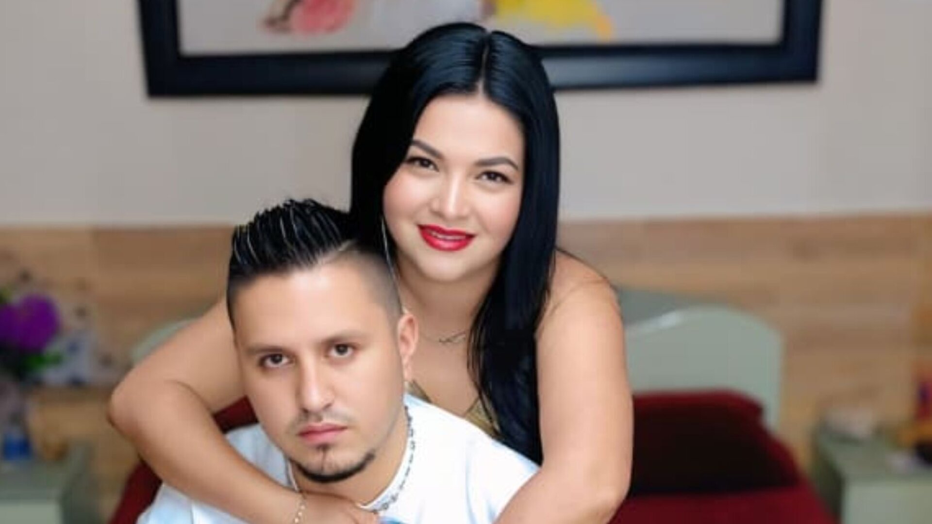 CrissandValery's Live Nude Chat