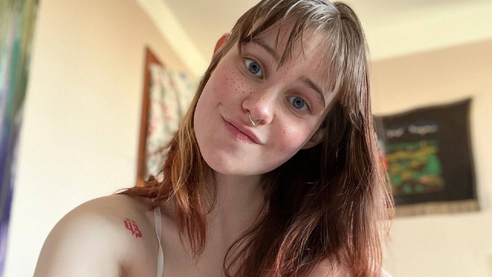 DaisyMilsy's Live Nude Chat