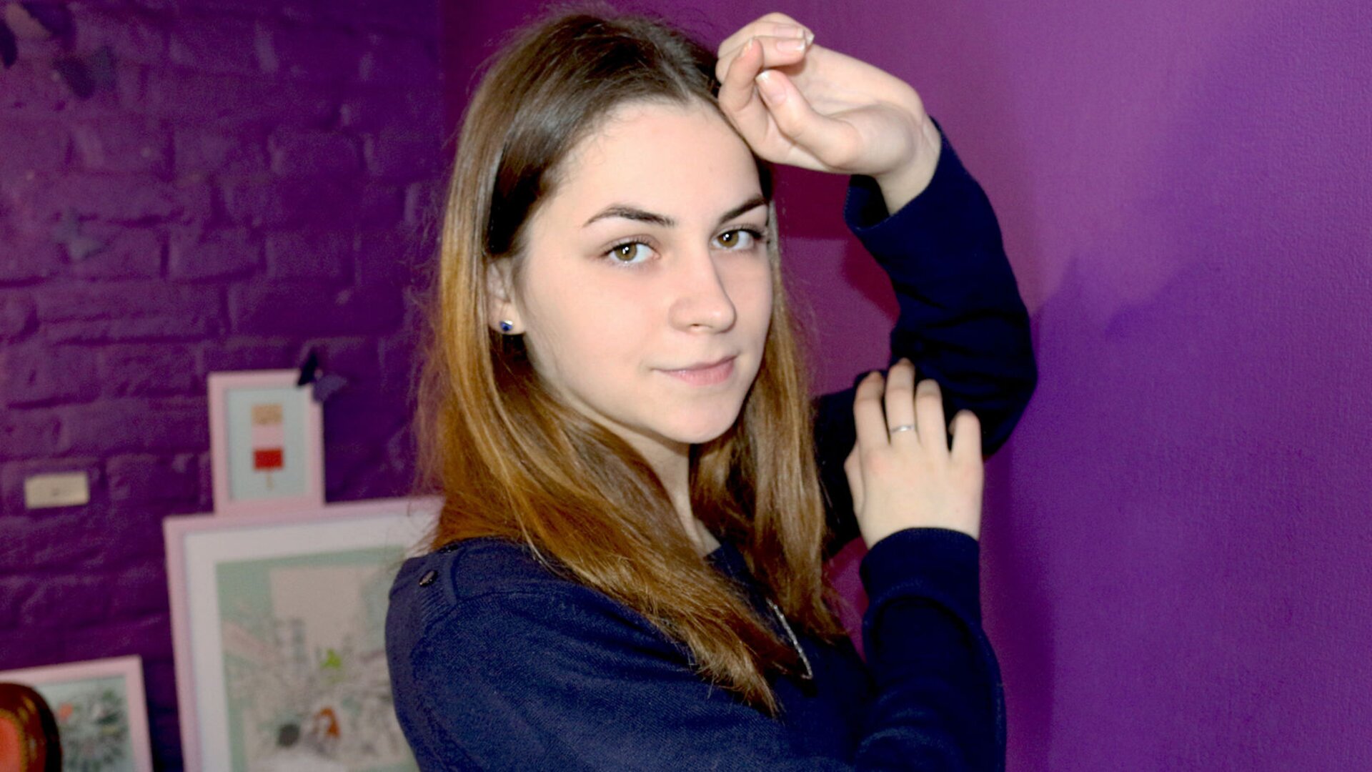 DazyWest's Live Nude Chat