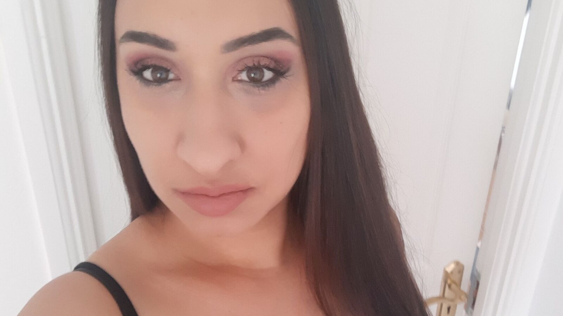 EllayourMuse's Live Nude Chat