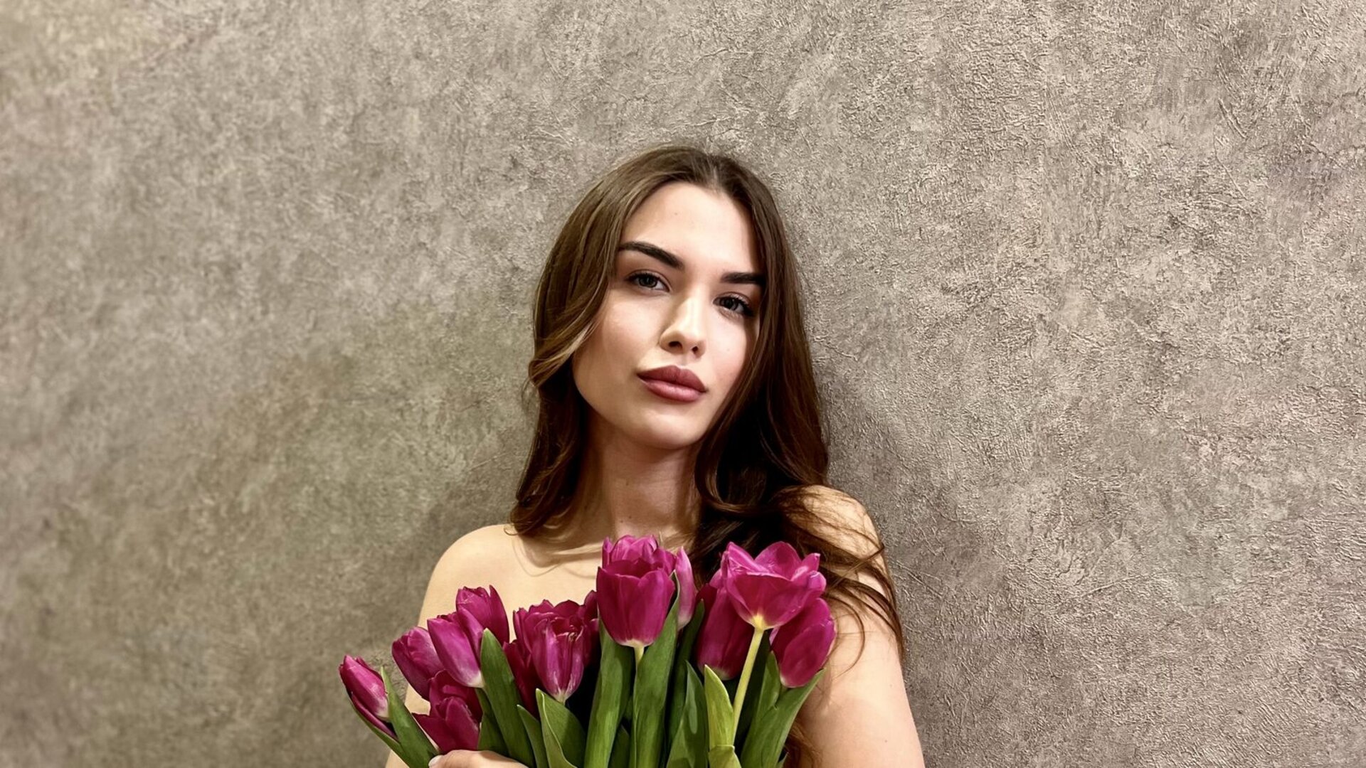 EmilyDols's Live Nude Chat