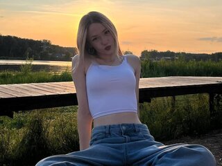 EvonneLoura's Live Nude Chat