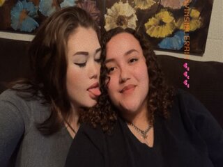 FaithAndJasmin's Live Nude Chat