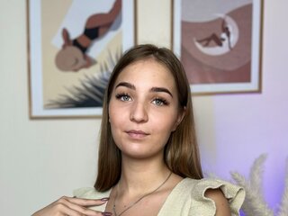 FalineDrover's Live Nude Chat