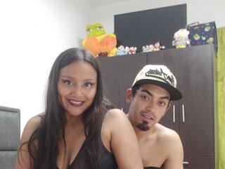 GaryAndMia's Live Nude Chat