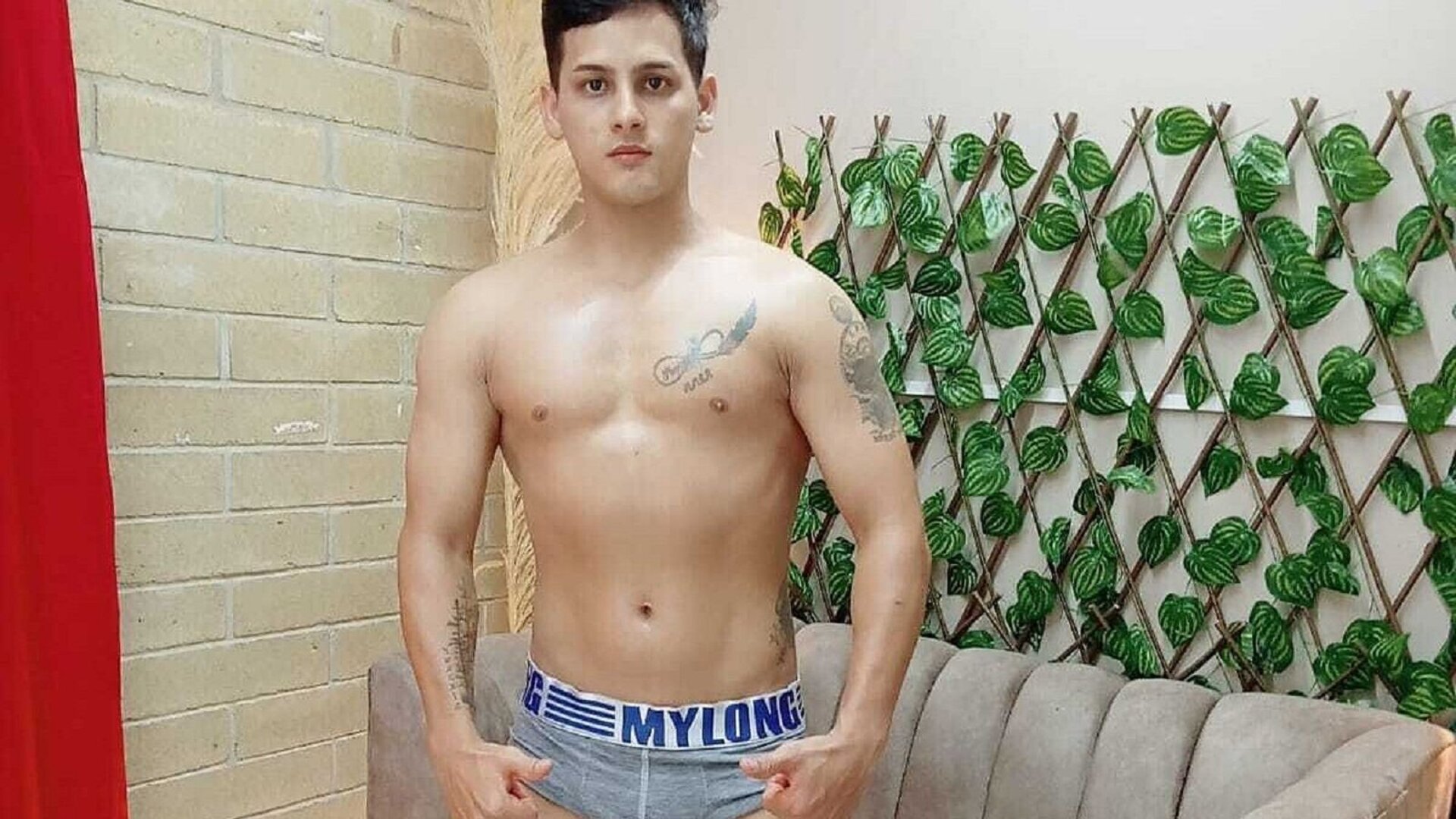 JohnnySevilla's Live Nude Chat