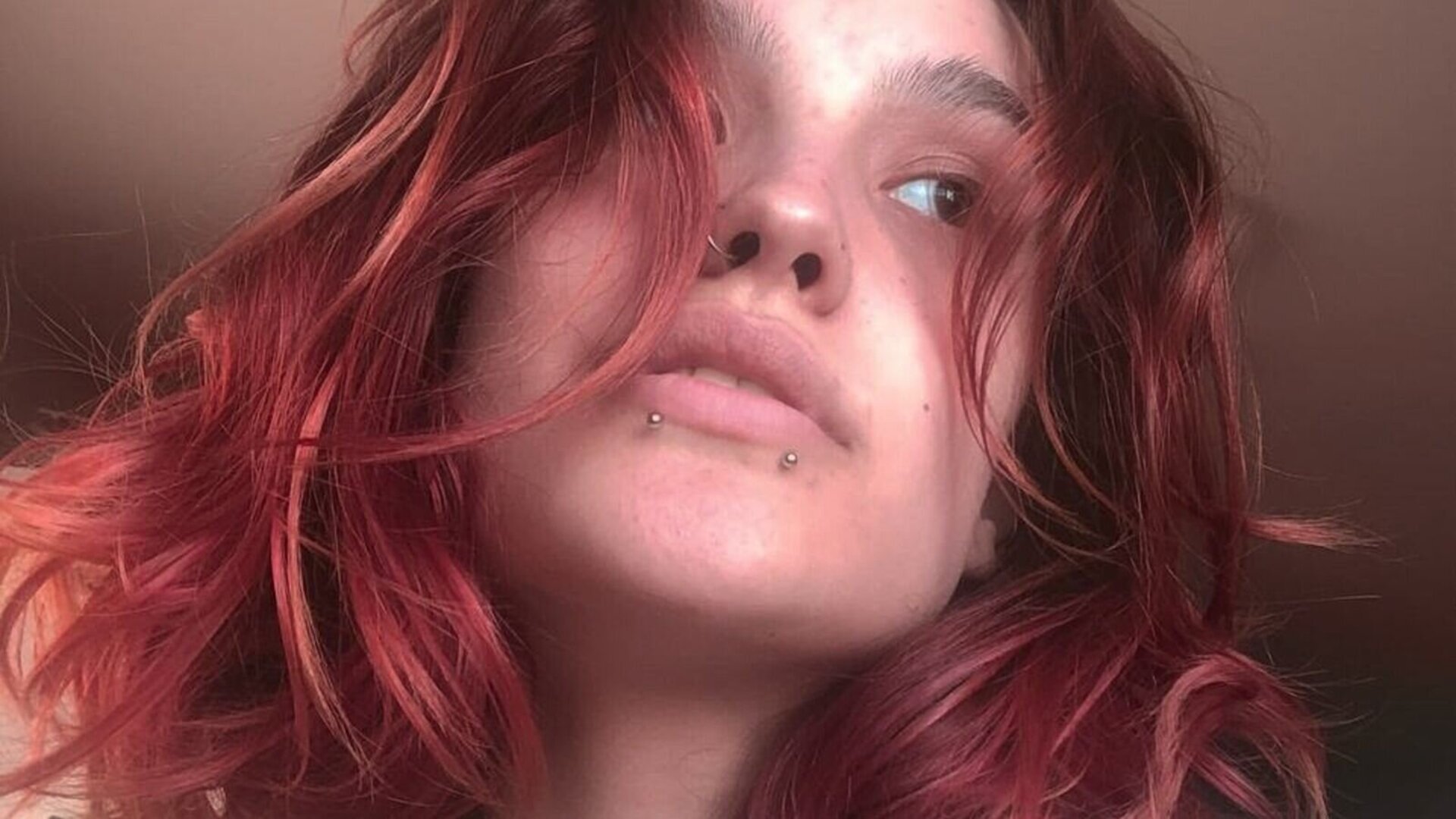 JudyHall's Live Nude Chat