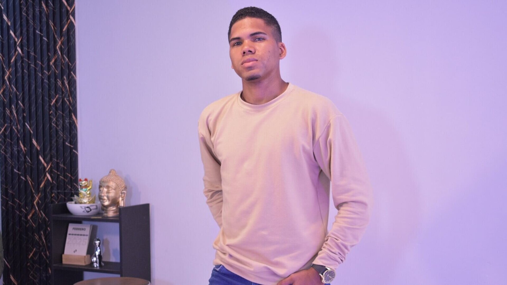 JulianMoretii's Live Nude Chat