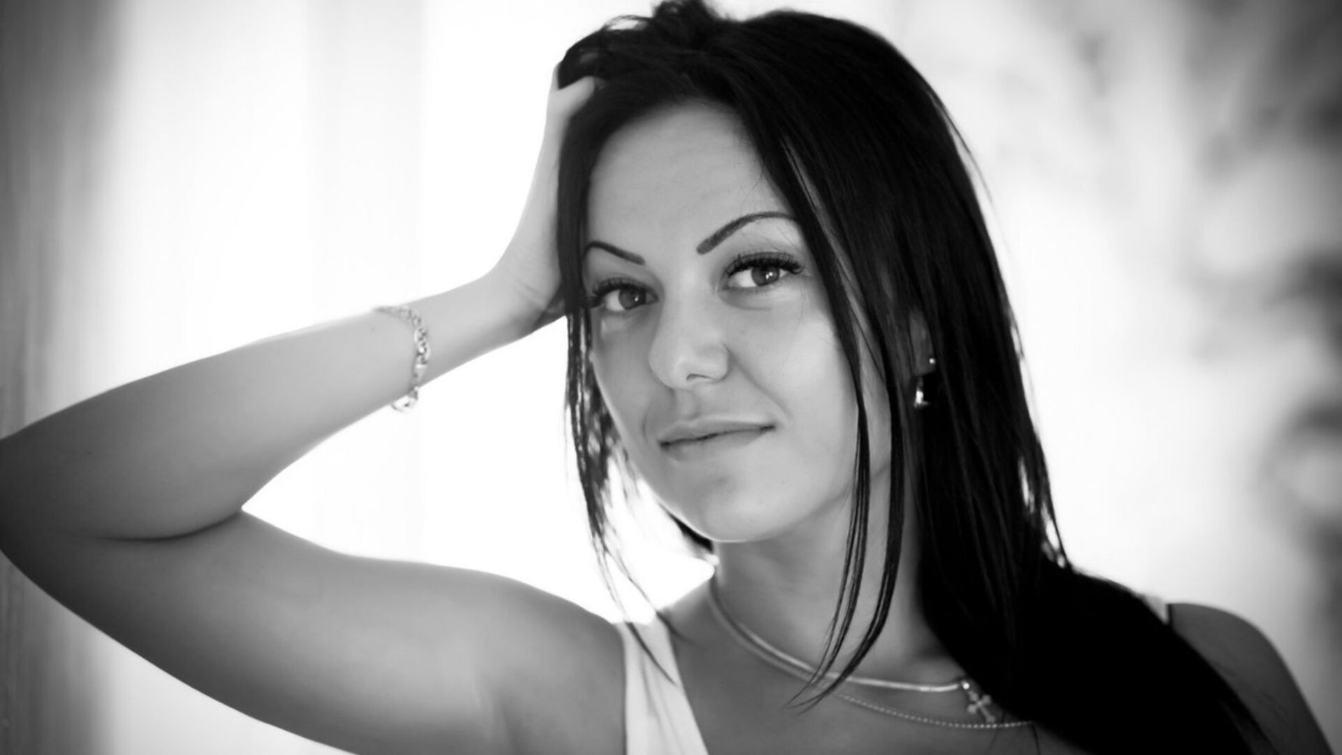 KiraBrightOn's Live Nude Chat