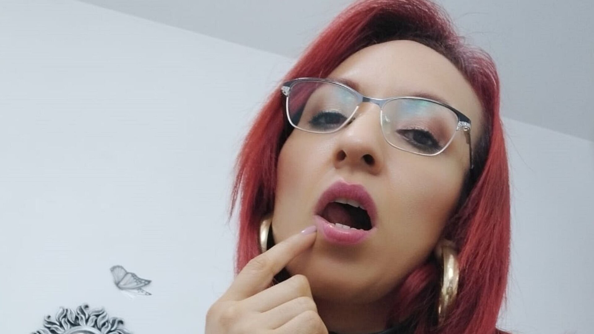 LaraLeonides's Live Nude Chat