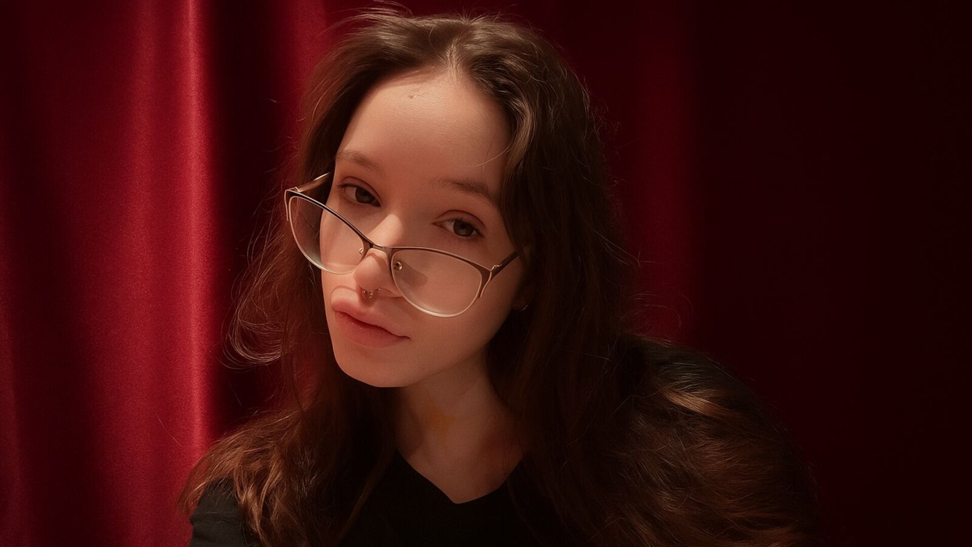 LauraViolet's Live Nude Chat