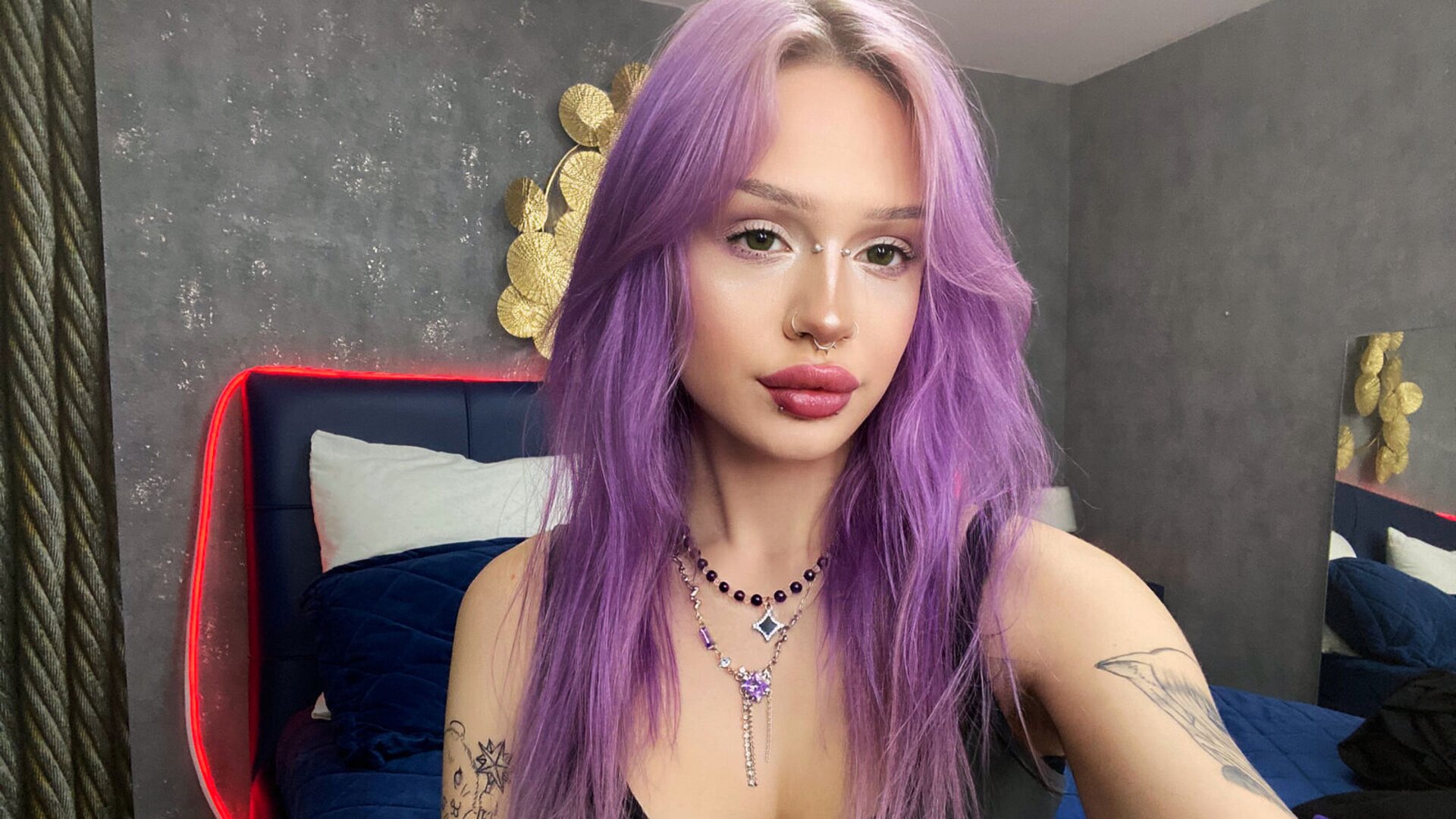 LilyWanter's Live Nude Chat