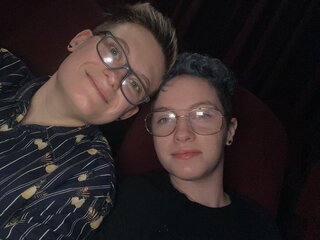 LizandEm's Live Nude Chat