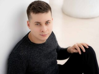 LucasBanner's Live Nude Chat
