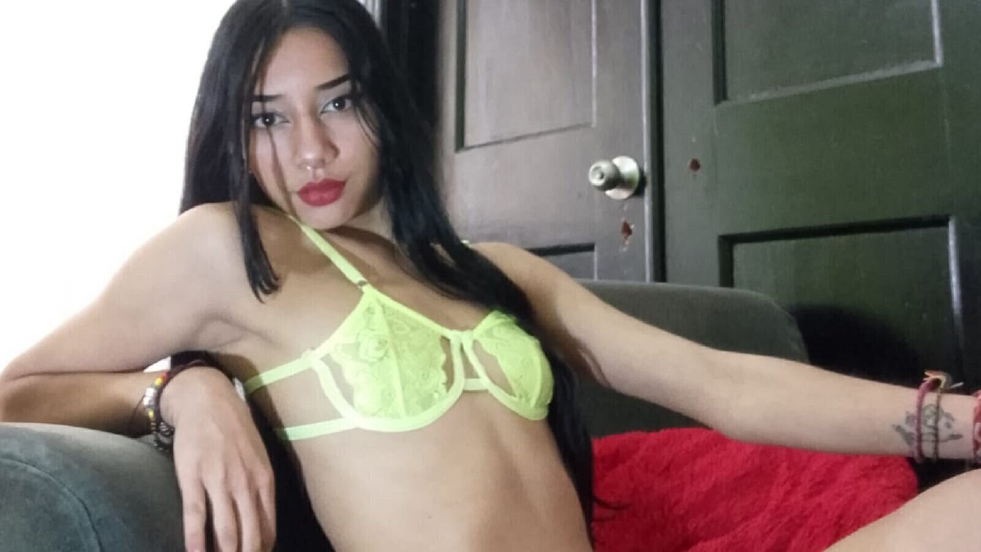 LusiTaylor's Live Nude Chat
