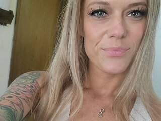 MaddiMarie's Live Nude Chat