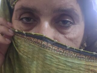 MahiKimi's Live Nude Chat