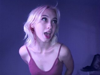 MaidaBellew's Live Nude Chat