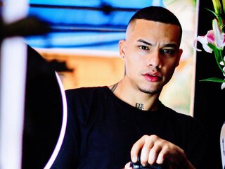 MakyMaster's Live Nude Chat