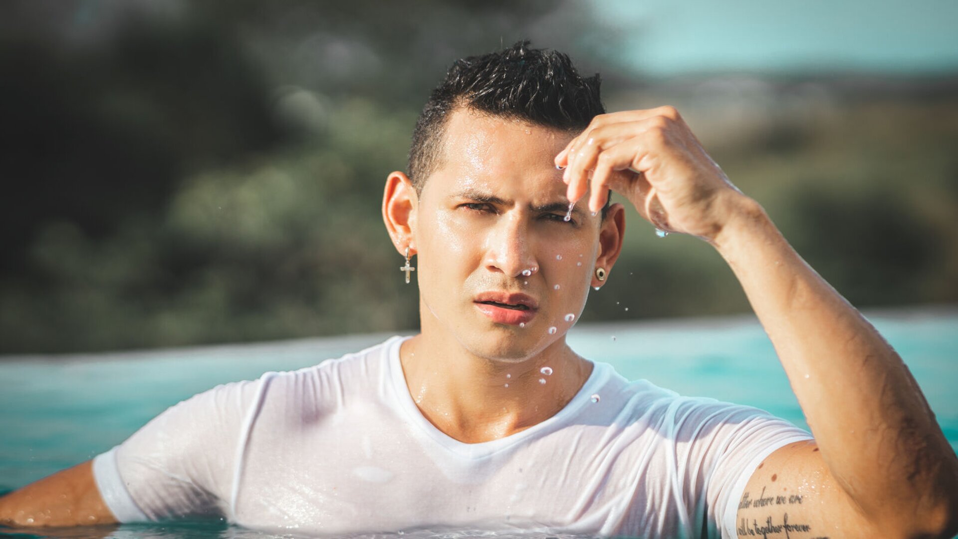 MathiusFox's Live Nude Chat