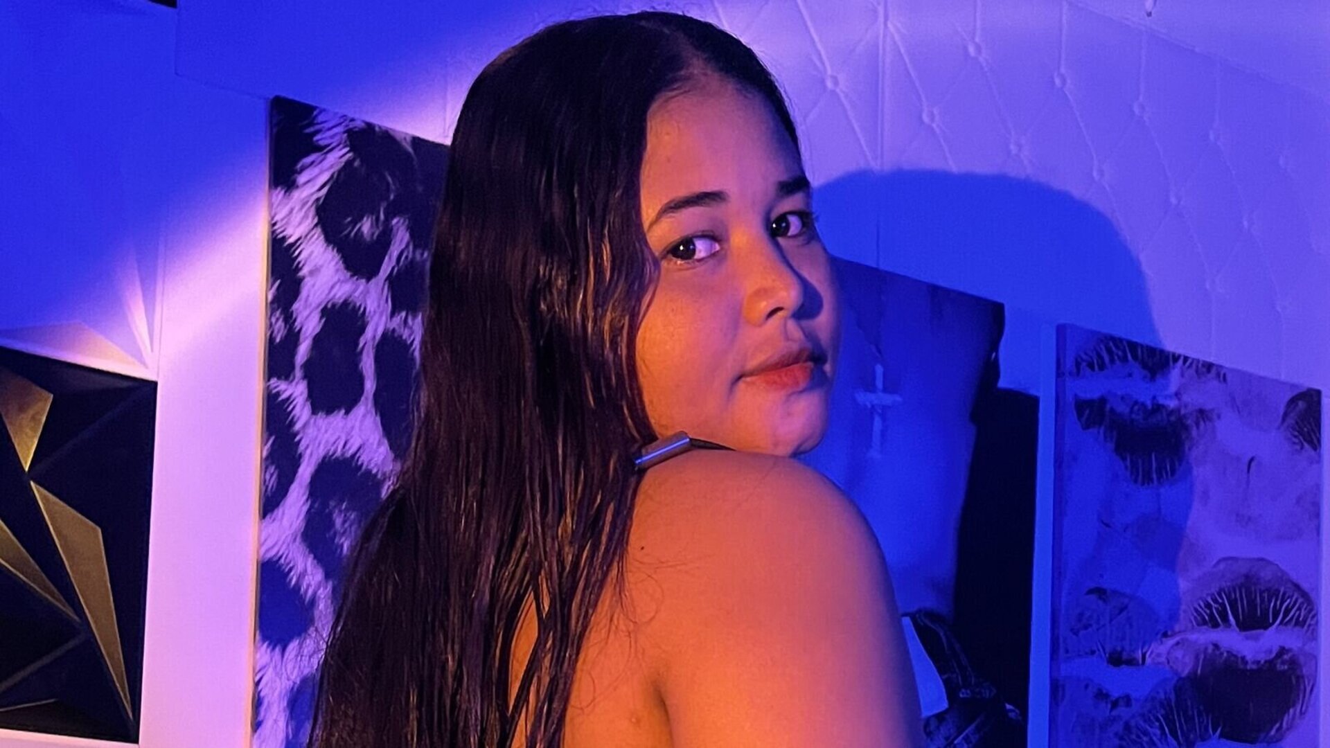 MiaGarcy's Live Nude Chat