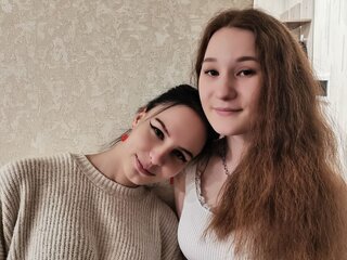 MikaAndAnna's Live Nude Chat