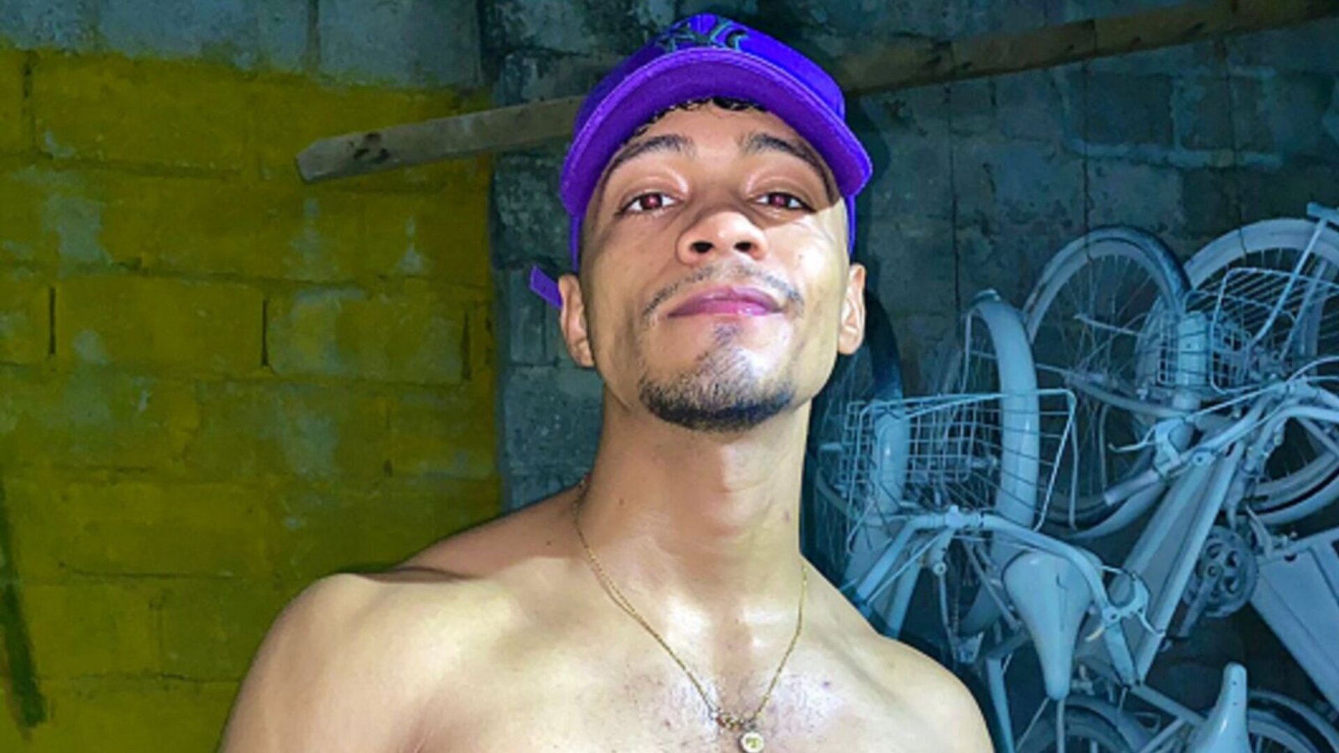 MikeAtletic's Live Nude Chat