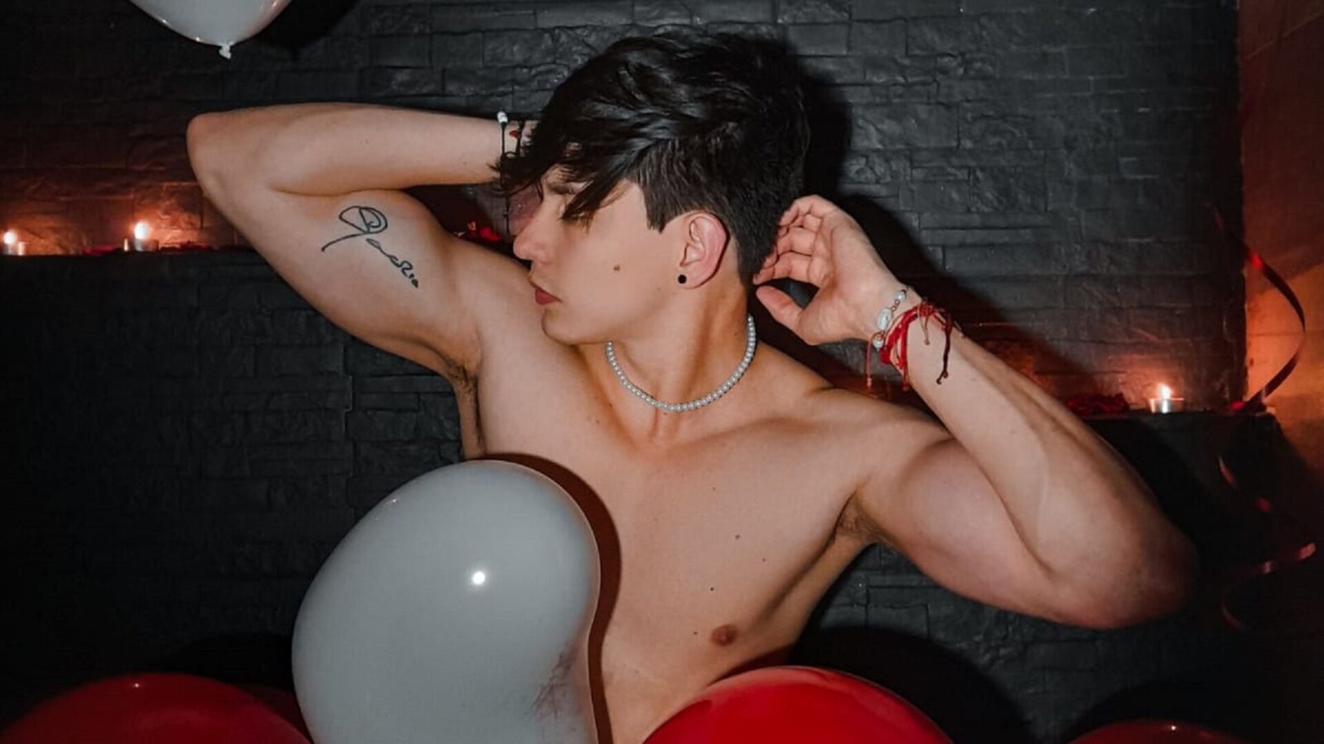 NeyArcher's Live Nude Chat