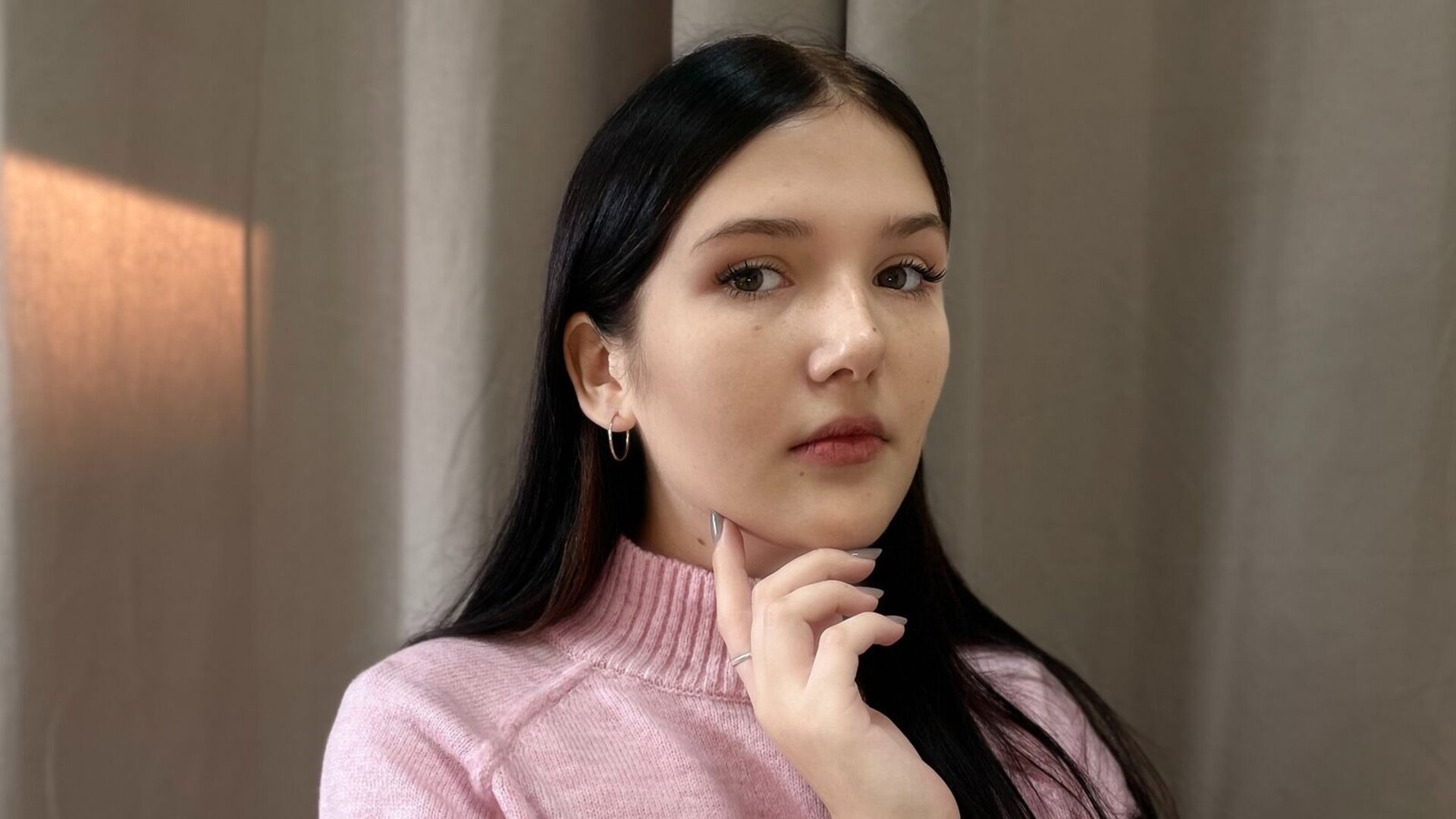 NoraHossier's Live Nude Chat