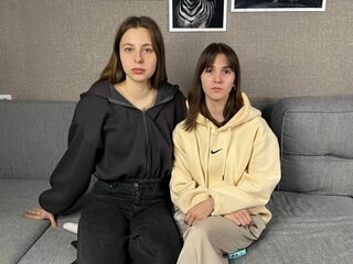 OraAndRexanne's Live Nude Chat