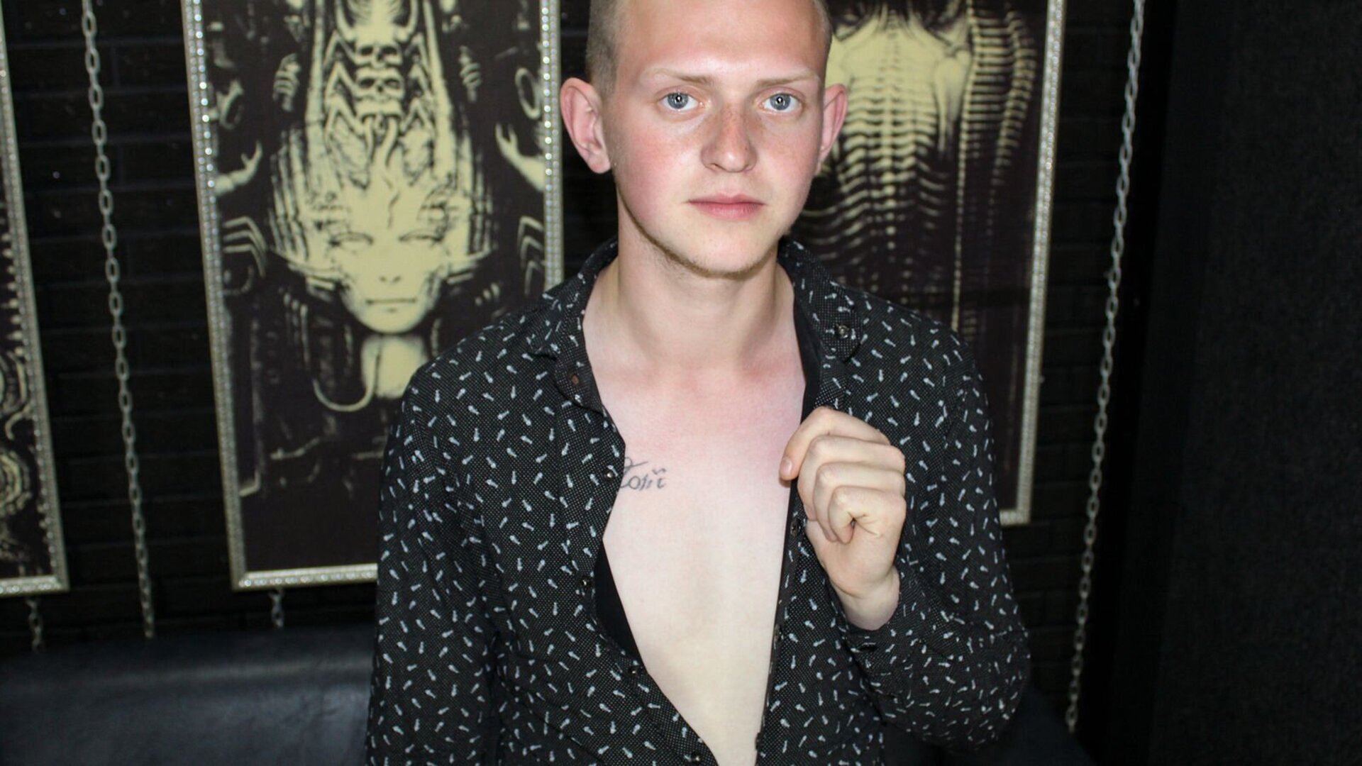 Ottavio's Live Nude Chat