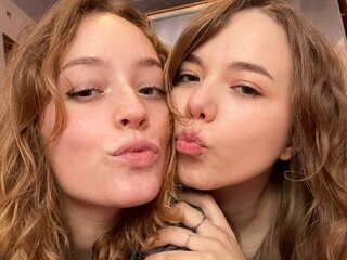 PegAndBrigitte's Live Nude Chat