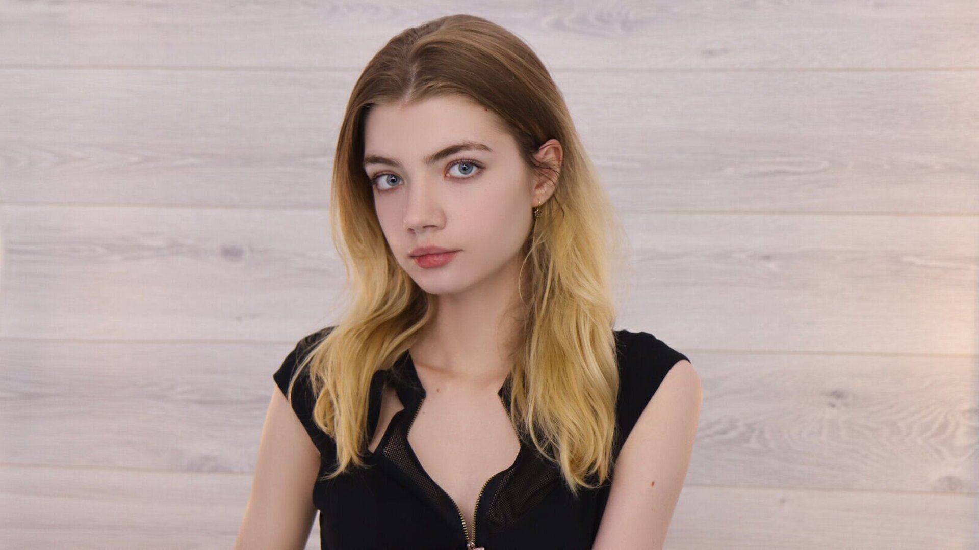 PepperHowel's Live Nude Chat