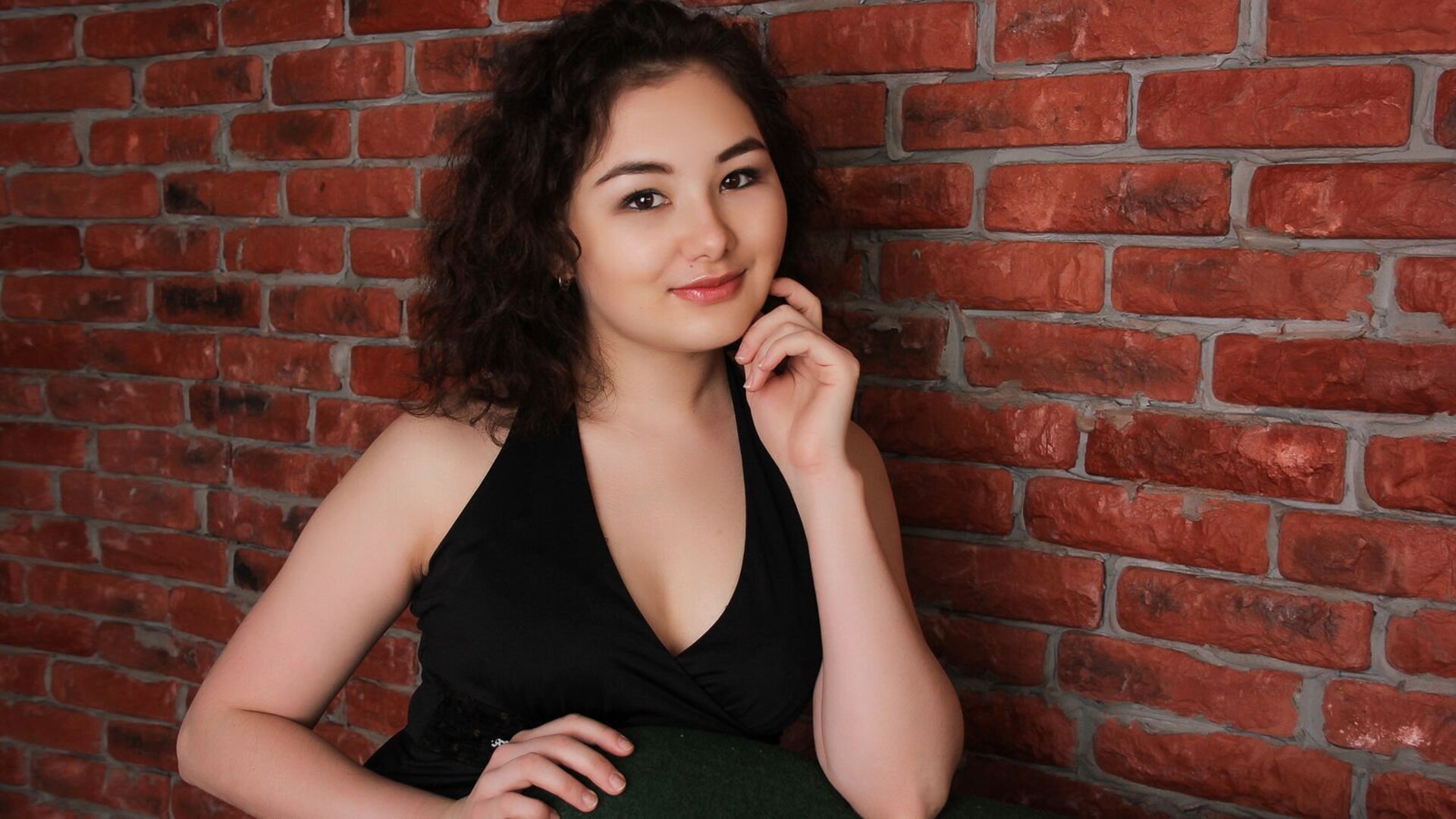 PetiteAlbi's Live Nude Chat