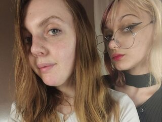 PetraAndSynnove's Live Nude Chat