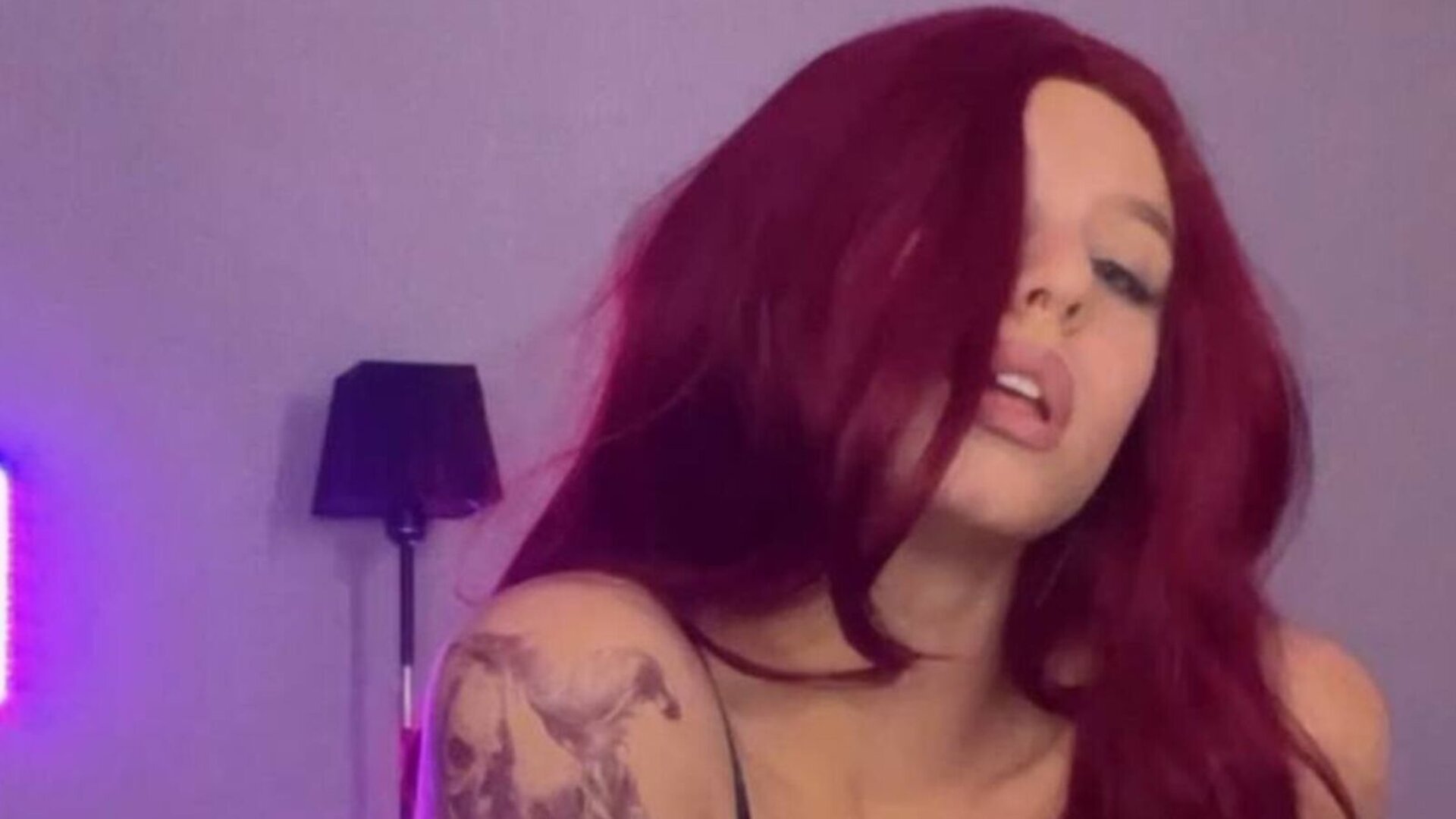 SabrinaFosther's Live Nude Chat