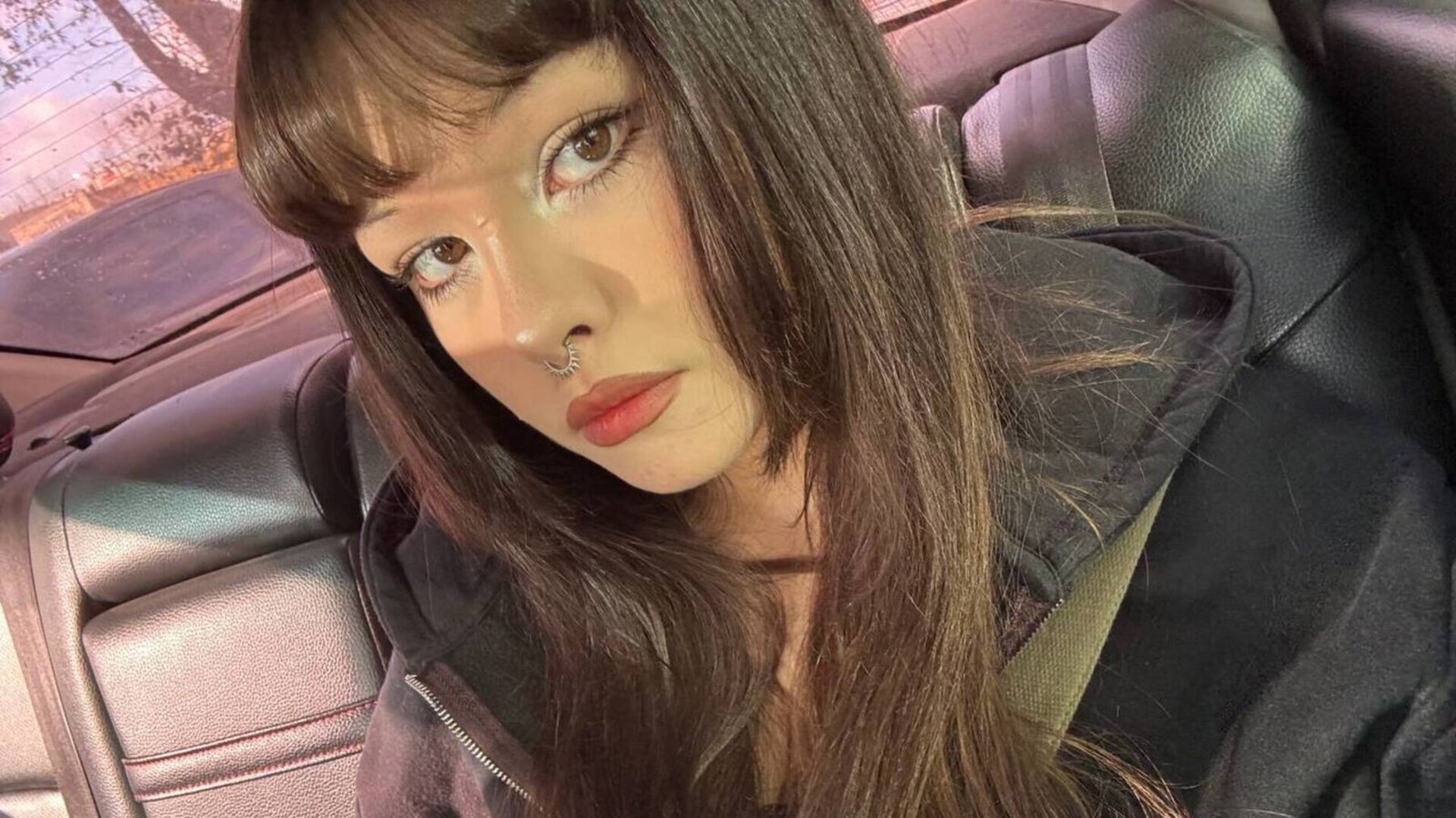 SantanaHua's Live Nude Chat